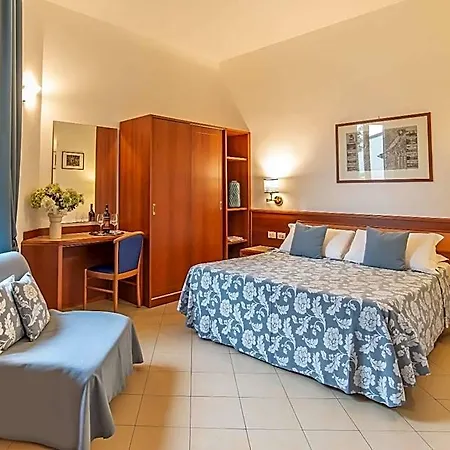 Bonifacio Hotel 3*