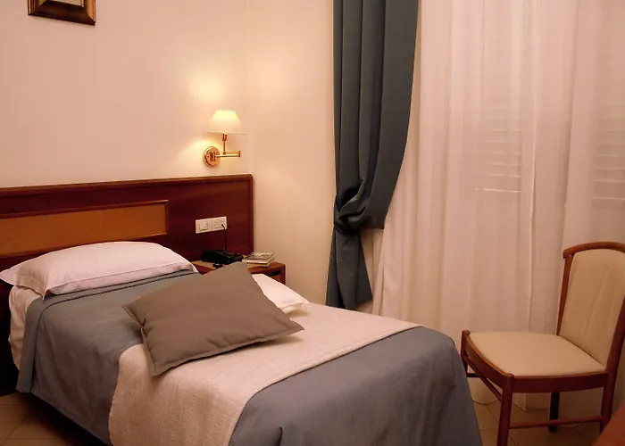 Hotel Bonifacio 3*